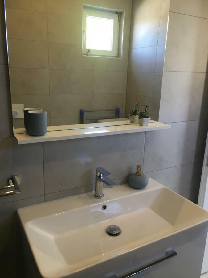 Apartment Grey ポレッチ エクステリア 写真